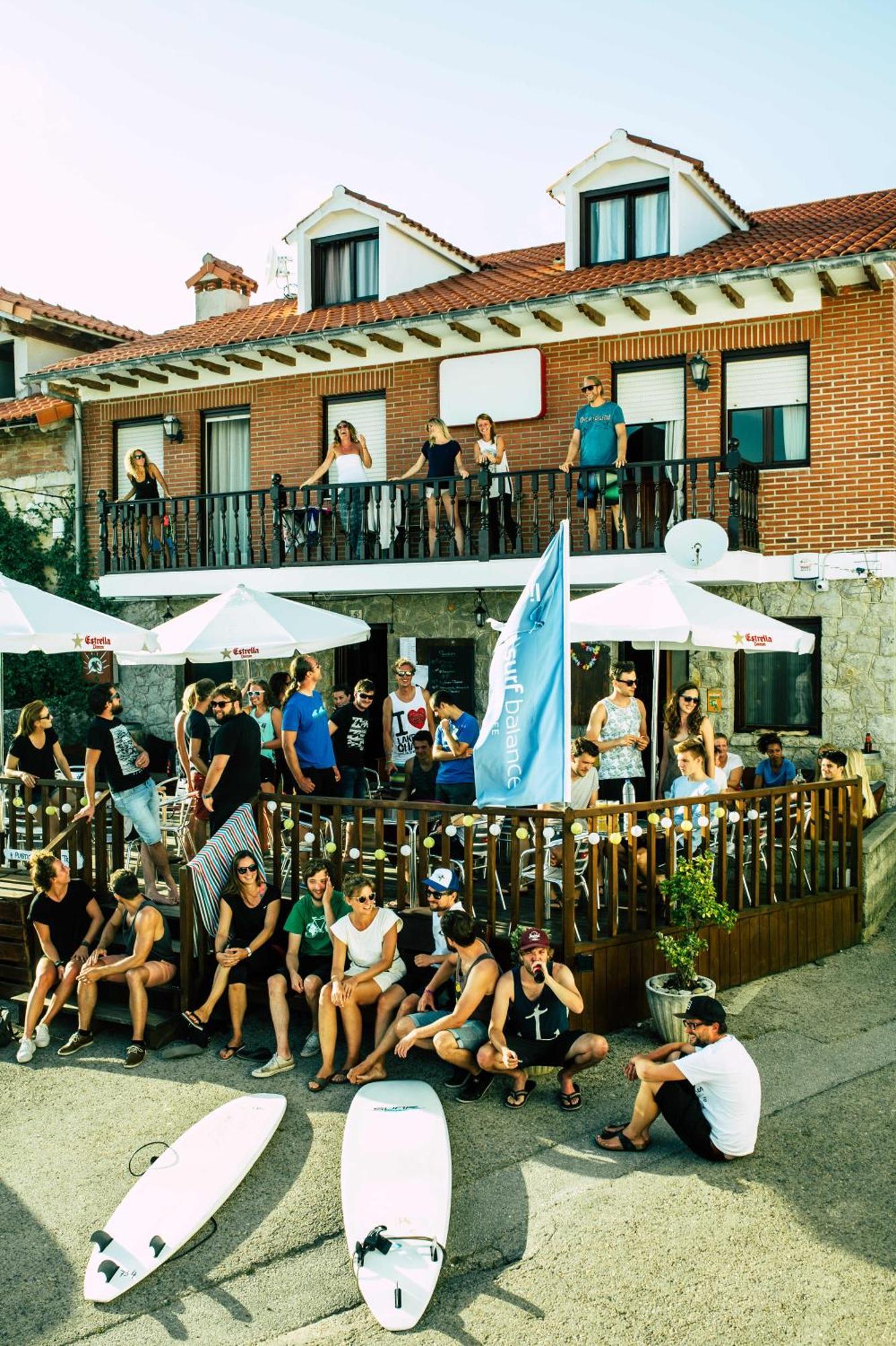 بيت شباب Liquid Surfhouse لانغري المظهر الخارجي الصورة